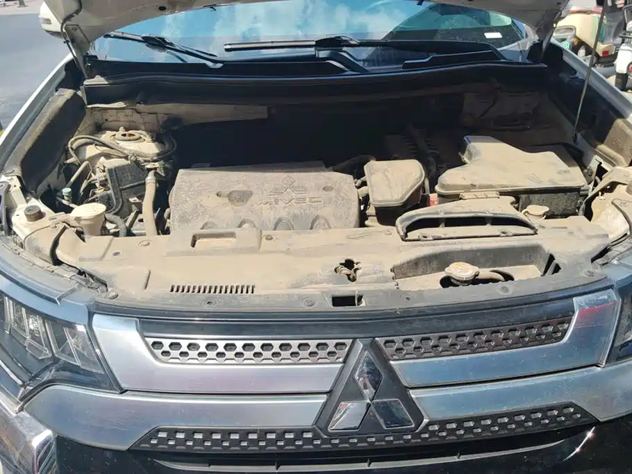 Mitsubishi Outlander — миниатюра 10
