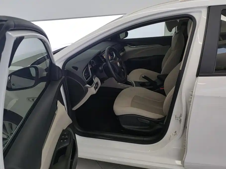Buick Excelle — миниатюра 9