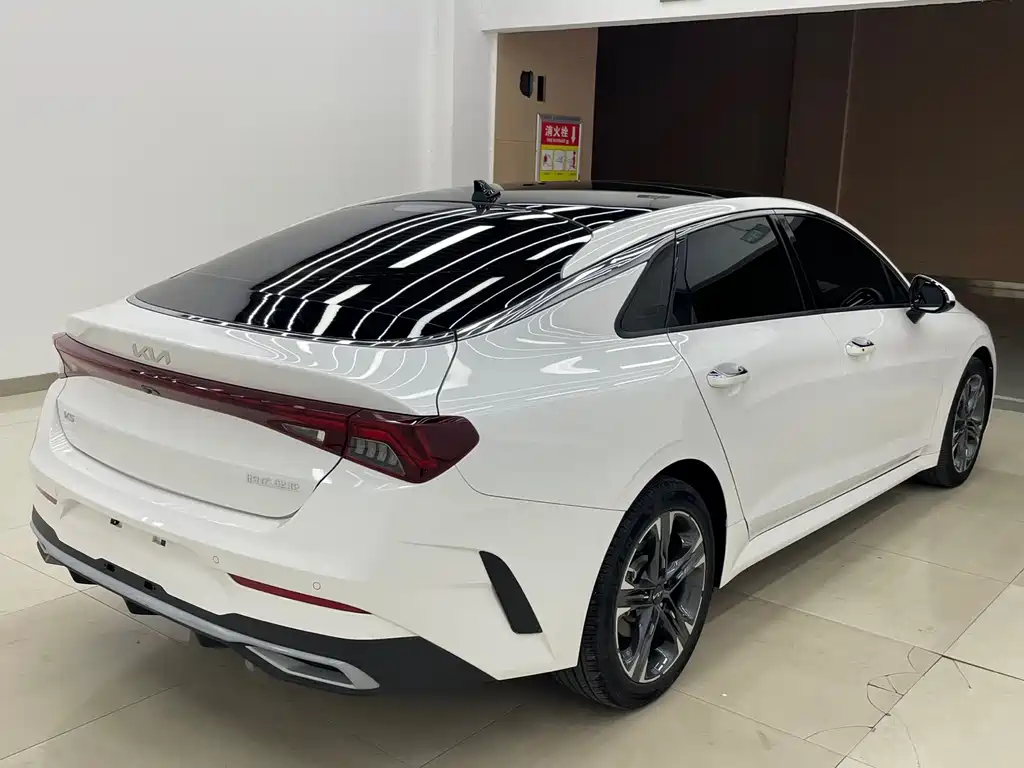 Kia K5 — миниатюра 5