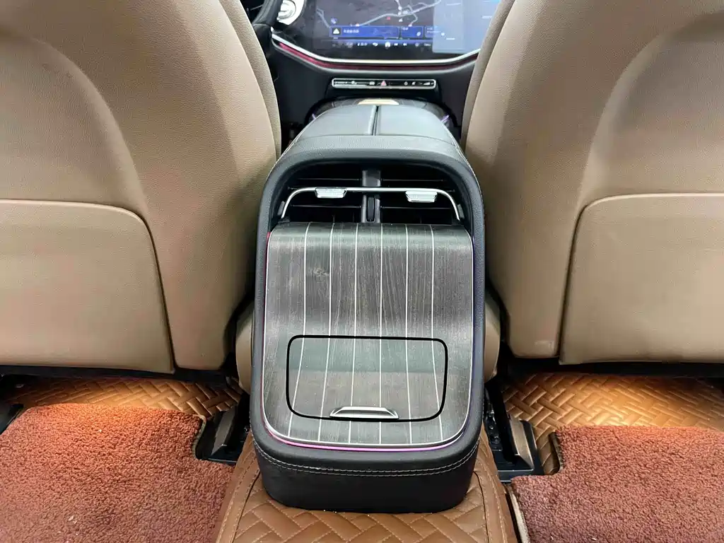 Mercedes-Benz E-Class — миниатюра 15