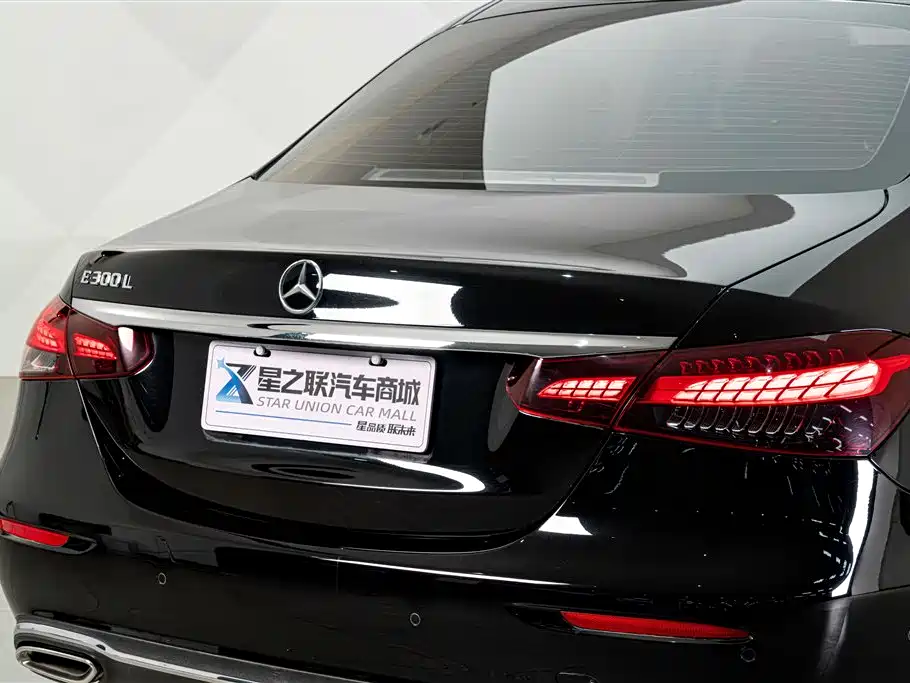 Mercedes-Benz E-Class — миниатюра 8