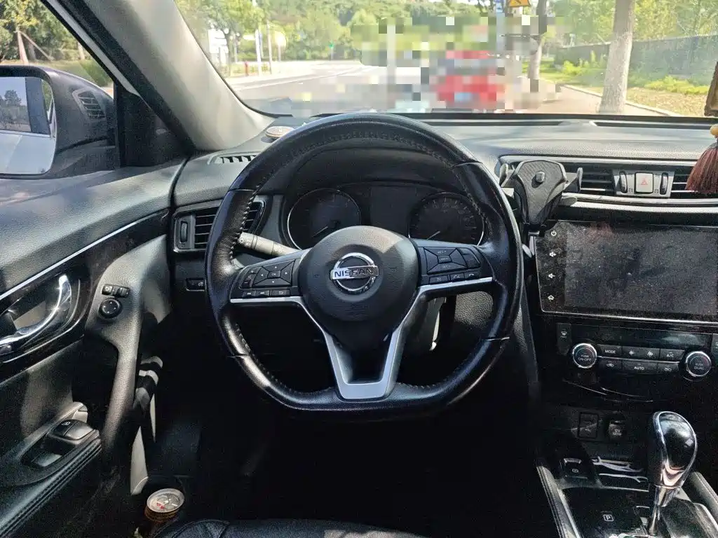 Nissan X-Trail — миниатюра 3