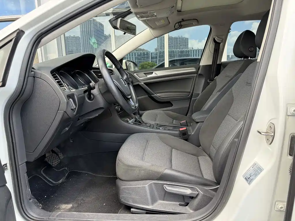 Volkswagen Golf — миниатюра 6
