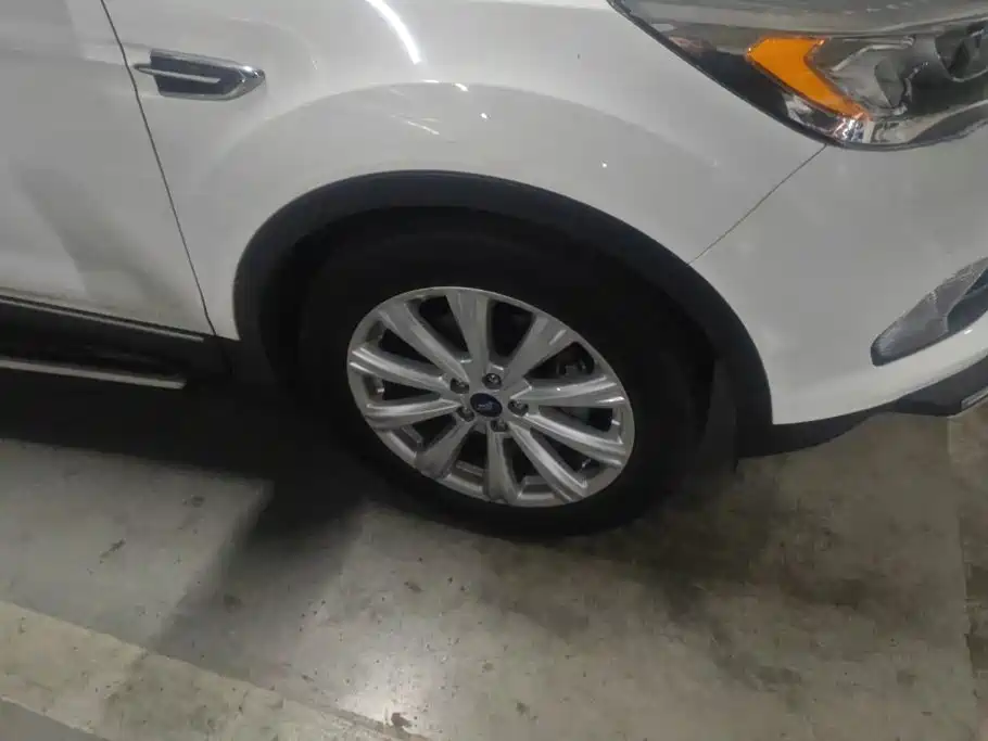 Ford Kuga — миниатюра 6