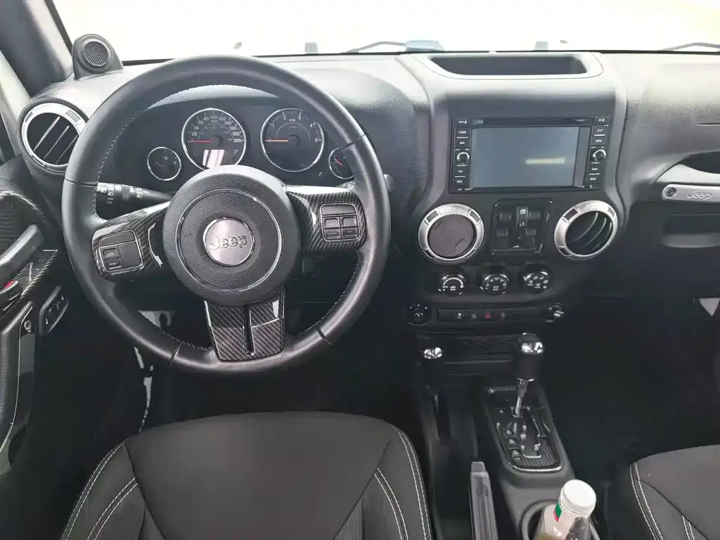 Jeep Wrangler — миниатюра 3