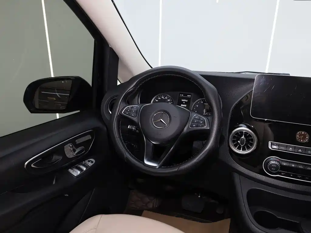 Mercedes-Benz Vito — миниатюра 13