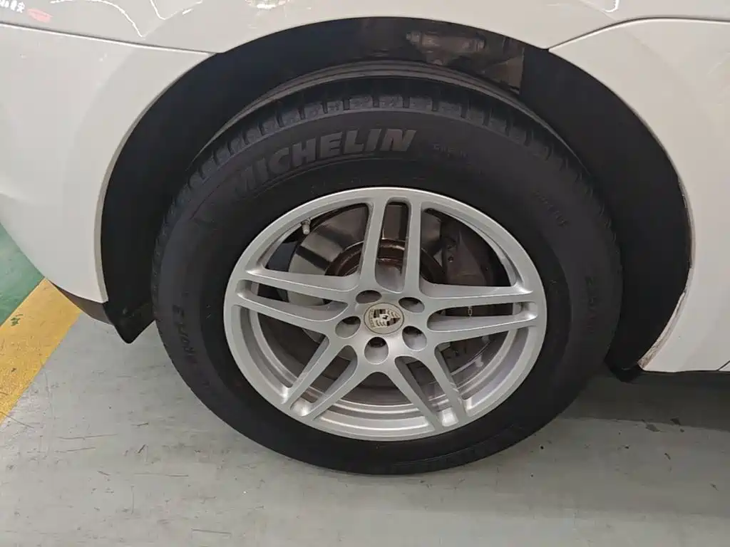Porsche Macan — миниатюра 23