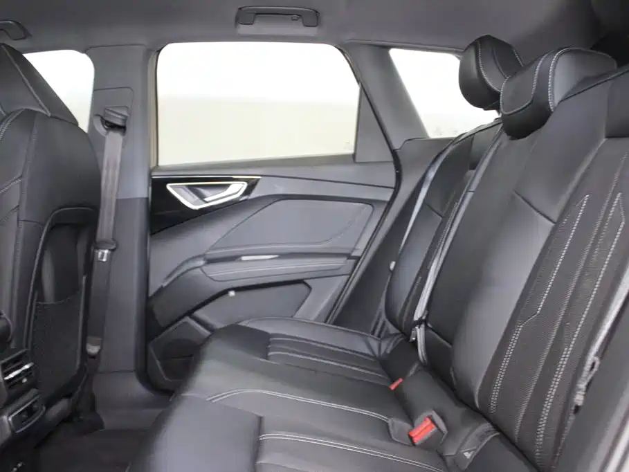 Audi Q4 e-tron — миниатюра 8