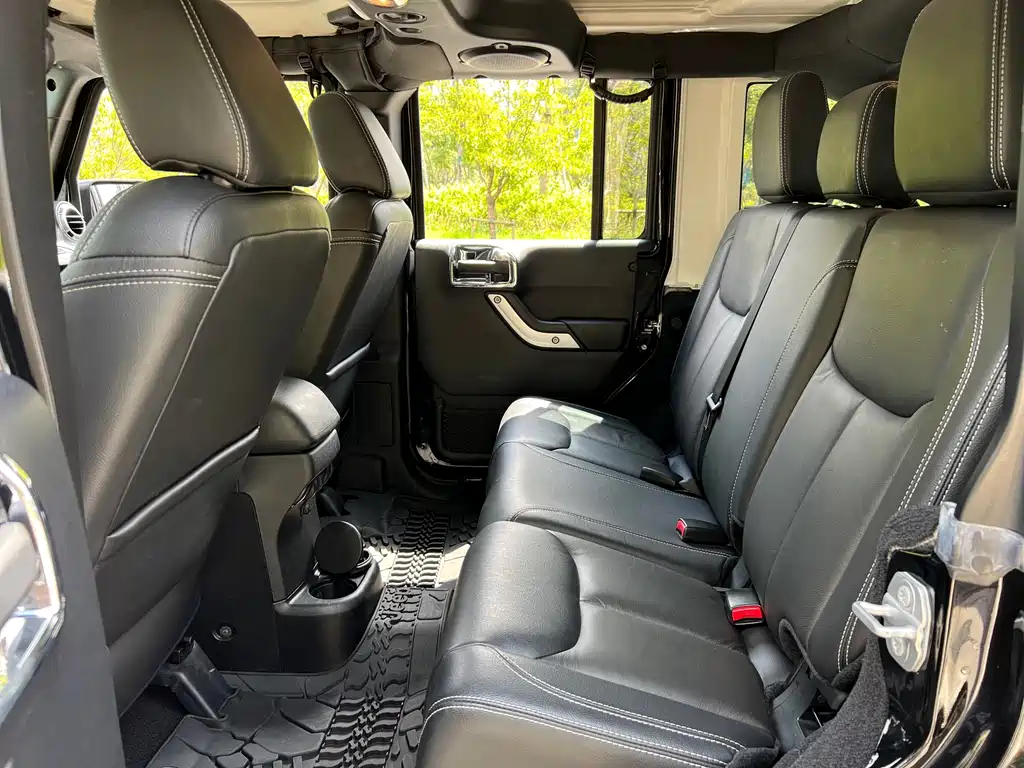 Jeep Wrangler — миниатюра 14