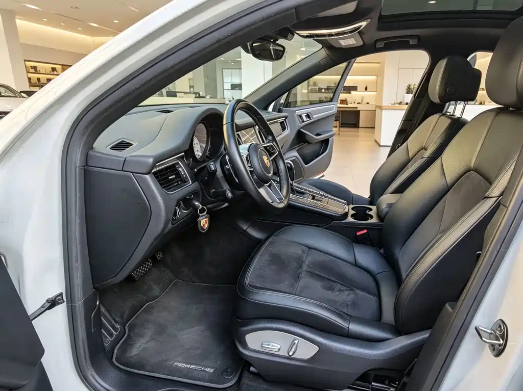 Porsche Macan — миниатюра 8