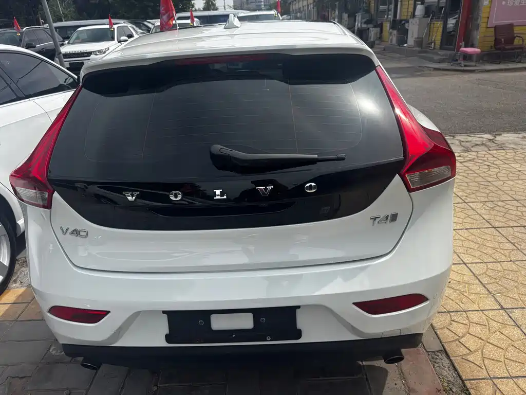 Volvo V40 — миниатюра 11