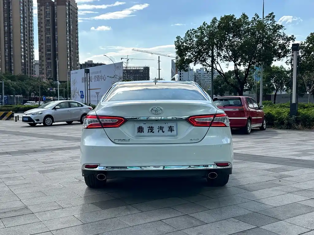 Toyota Camry — миниатюра 4