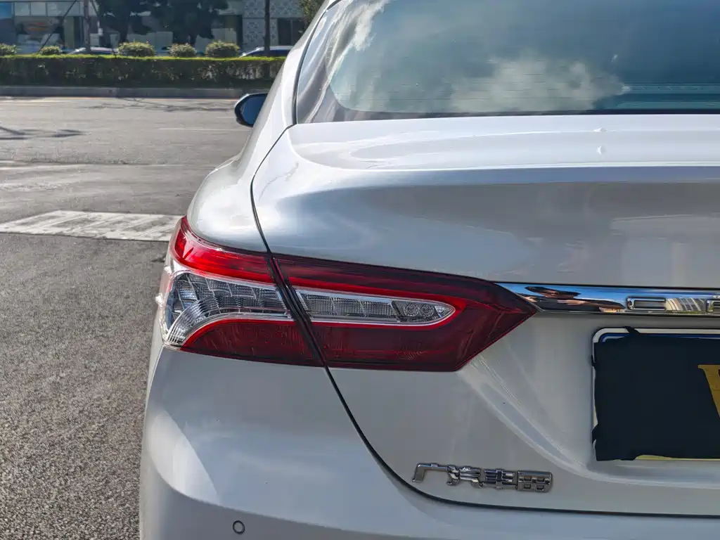 Toyota Camry — миниатюра 12