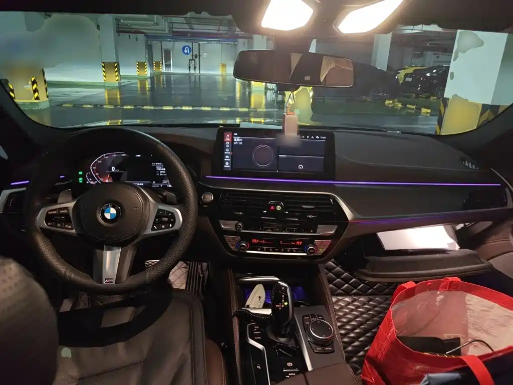BMW 5 Series — миниатюра 6