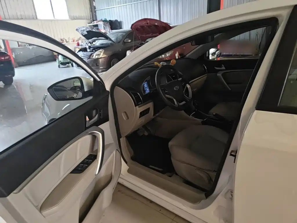 Geely Emgrand — миниатюра 16