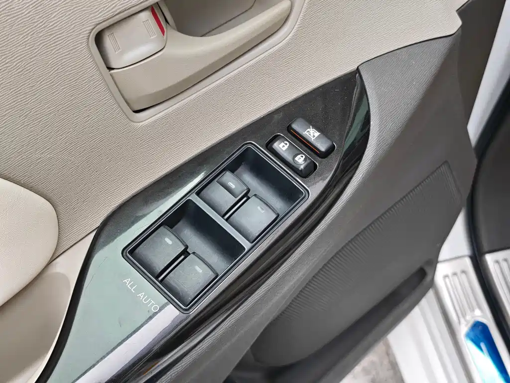 Toyota Sienna 2013 3.5L AT
