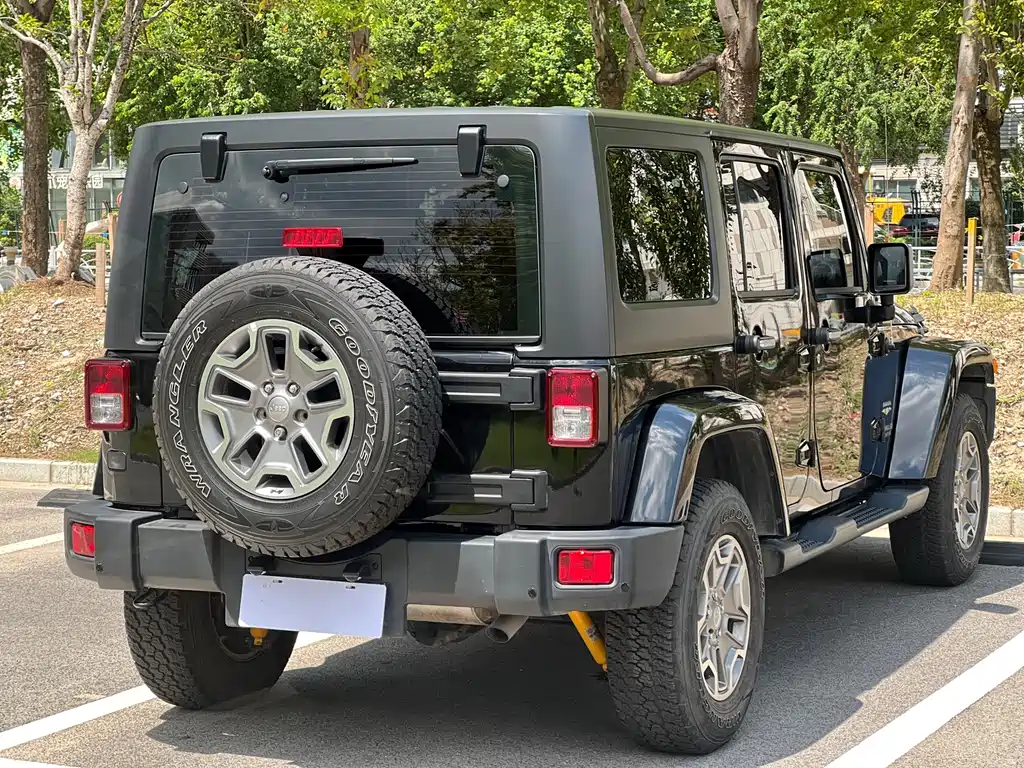 Jeep Wrangler — миниатюра 6