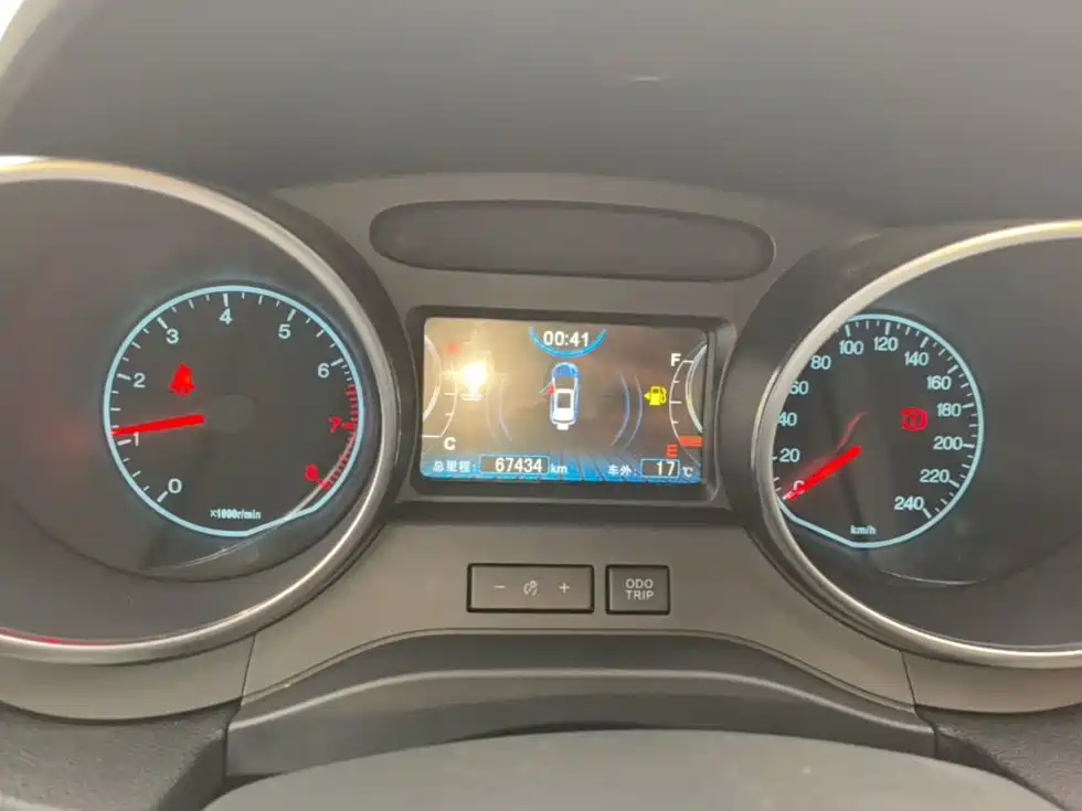 BYD Yuan — миниатюра 12
