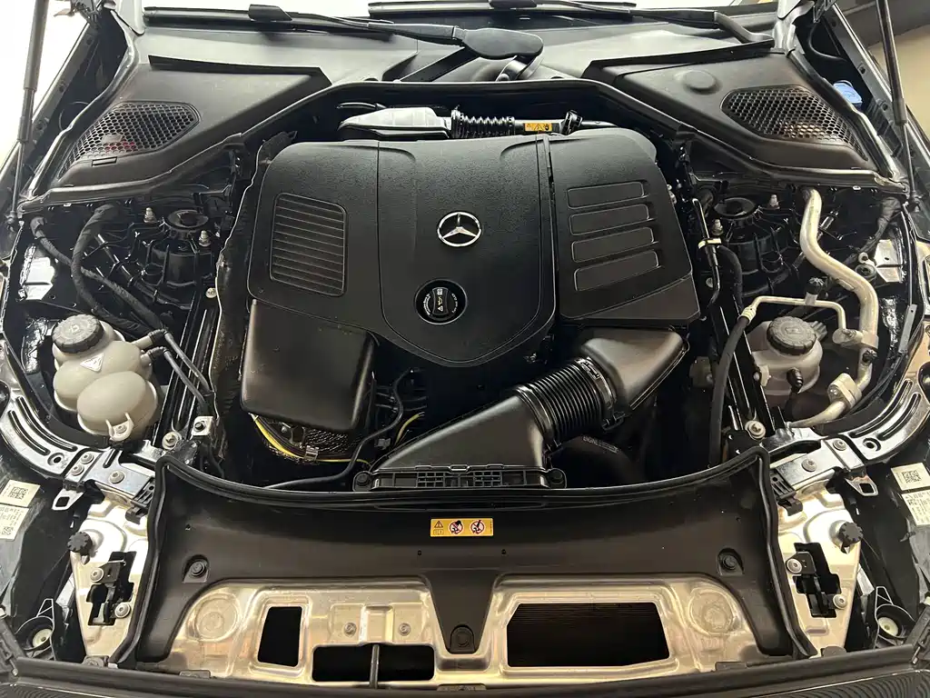Mercedes-Benz E-Class — миниатюра 9