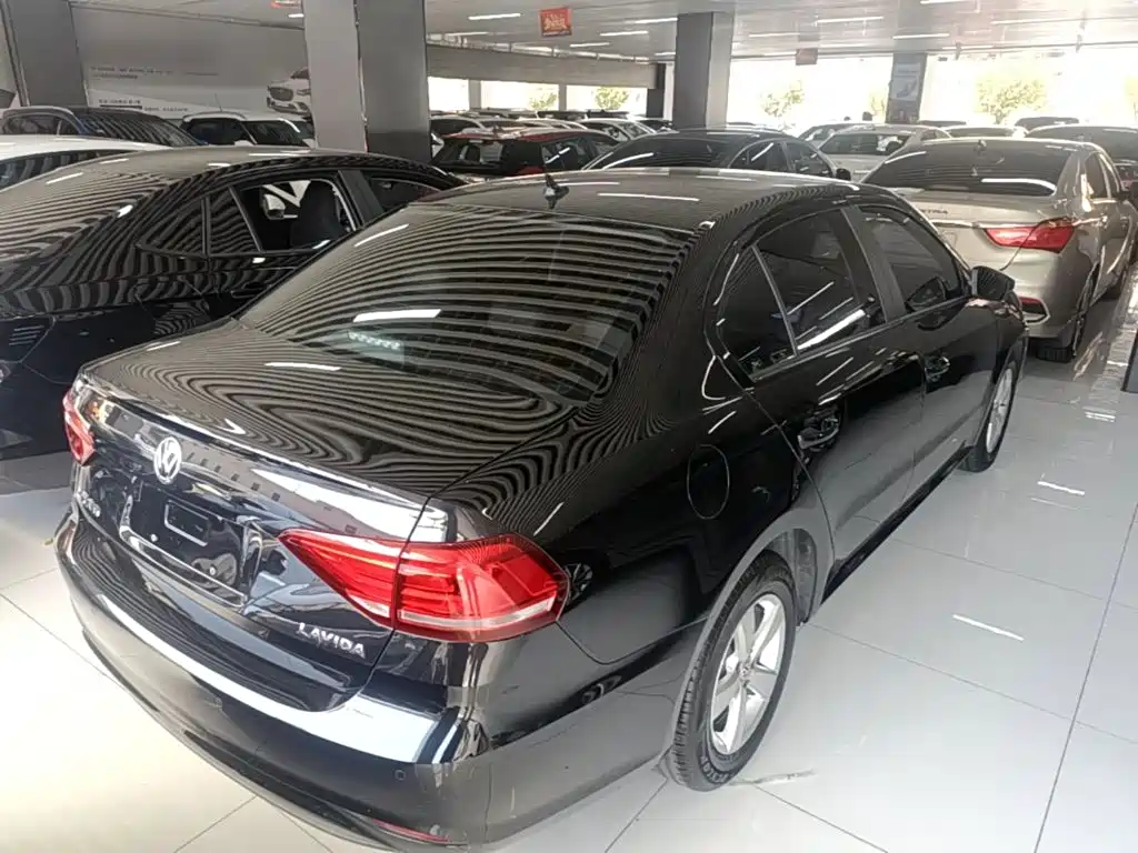 Volkswagen Lavida — миниатюра 7