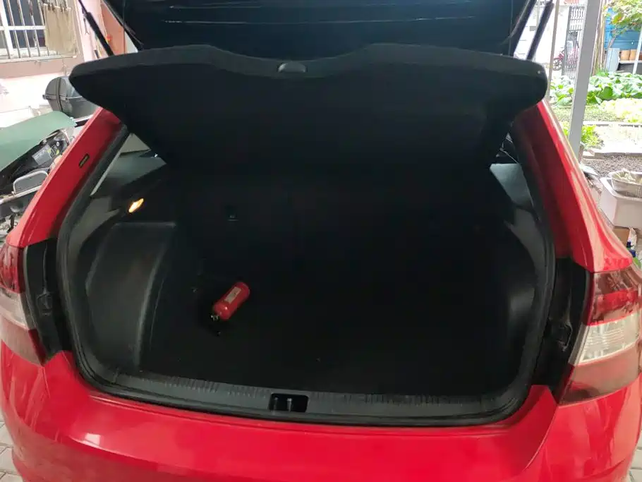 Skoda Rapid Spaceback — миниатюра 4
