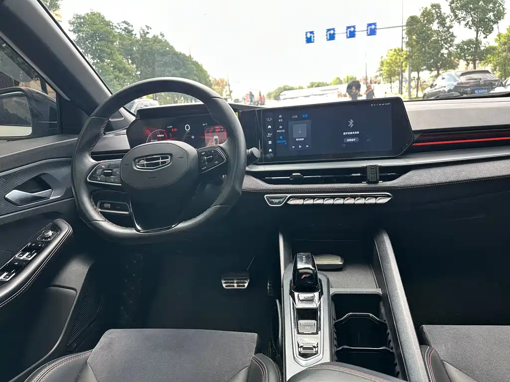 Geely Binrui — миниатюра 12