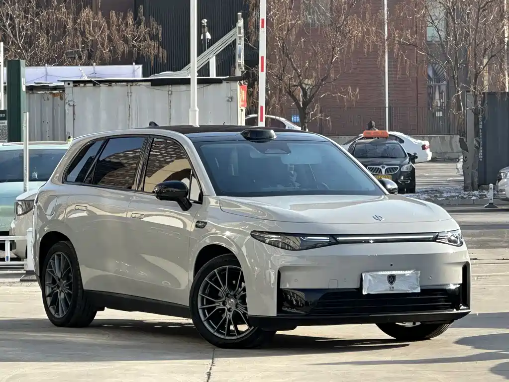 ZERO-RUNNING CAR ZERO RUN C10