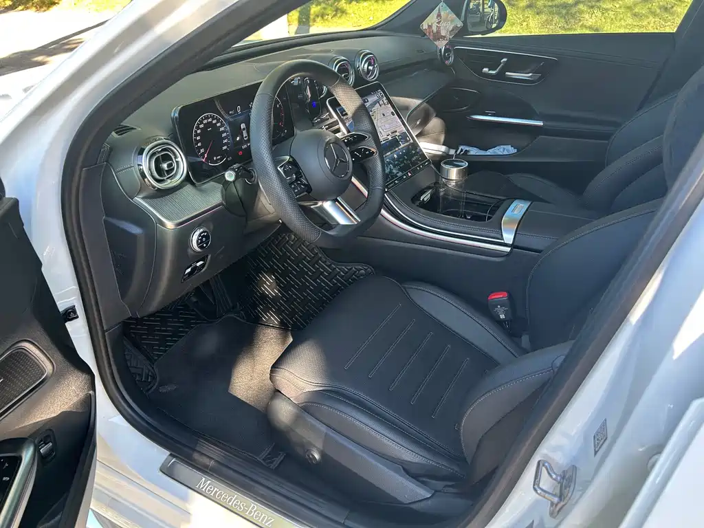 Mercedes-Benz C-Class — миниатюра 6