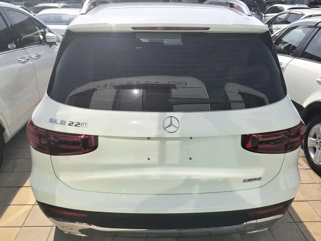Mercedes-Benz GLB — миниатюра 7