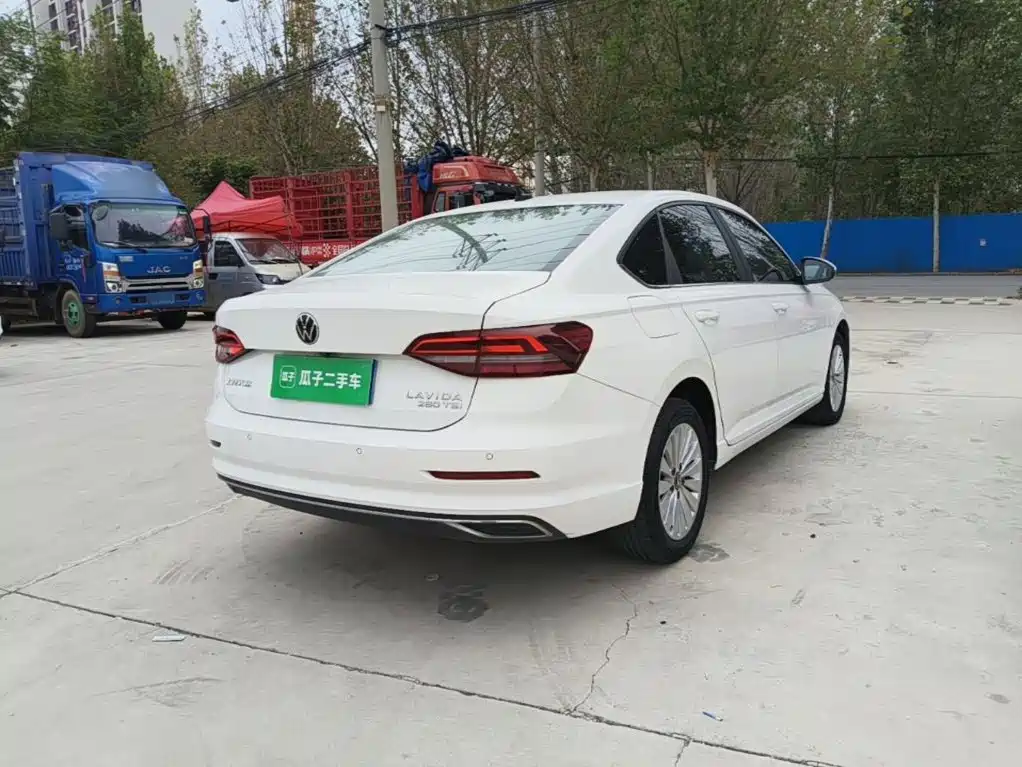 Volkswagen Lavida — миниатюра 7