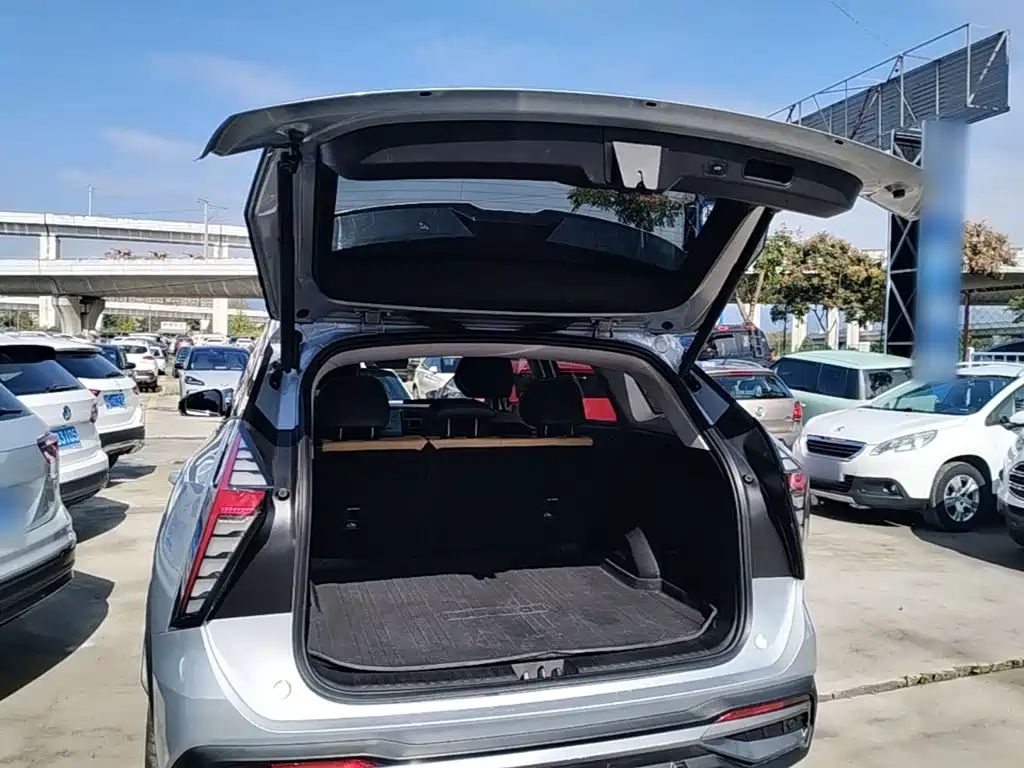 Geely Boyue L — миниатюра 19
