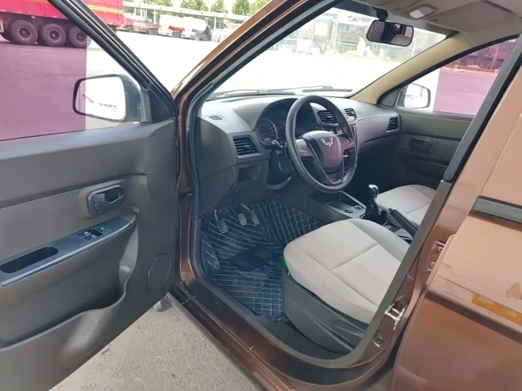 Wuling Hongguang — миниатюра 16