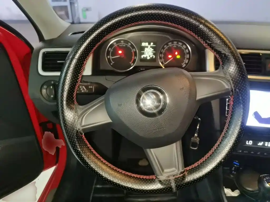 Skoda Rapid Spaceback — миниатюра 11