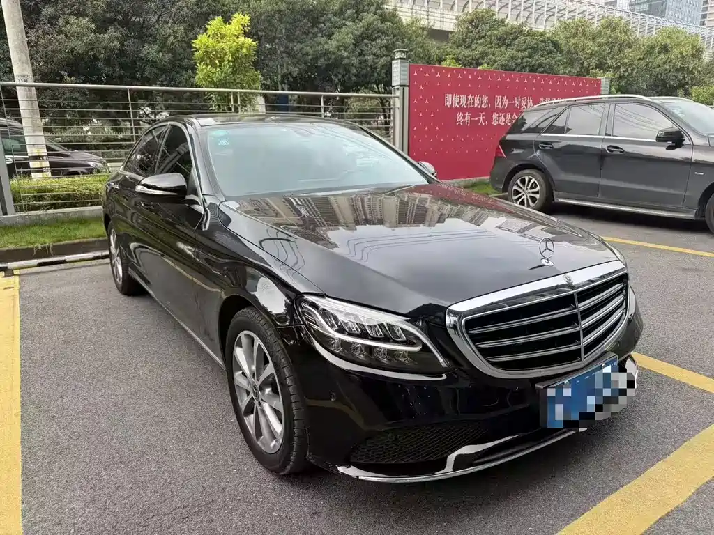 Mercedes-Benz C-Class — миниатюра 2