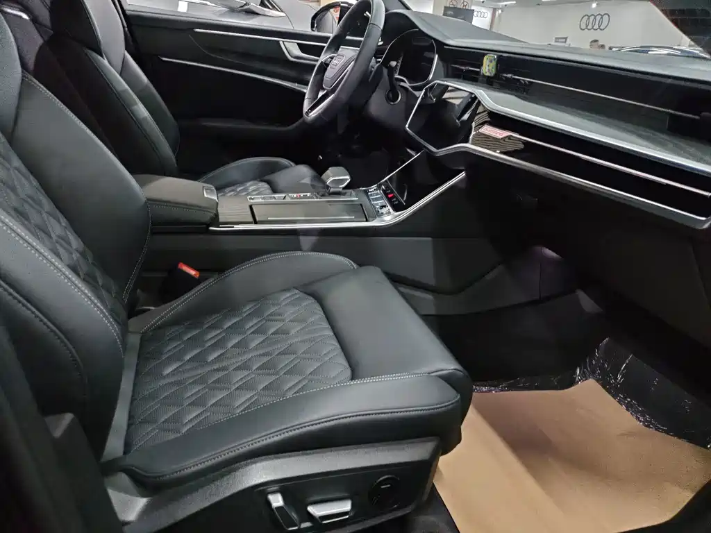 Audi A6L — миниатюра 12
