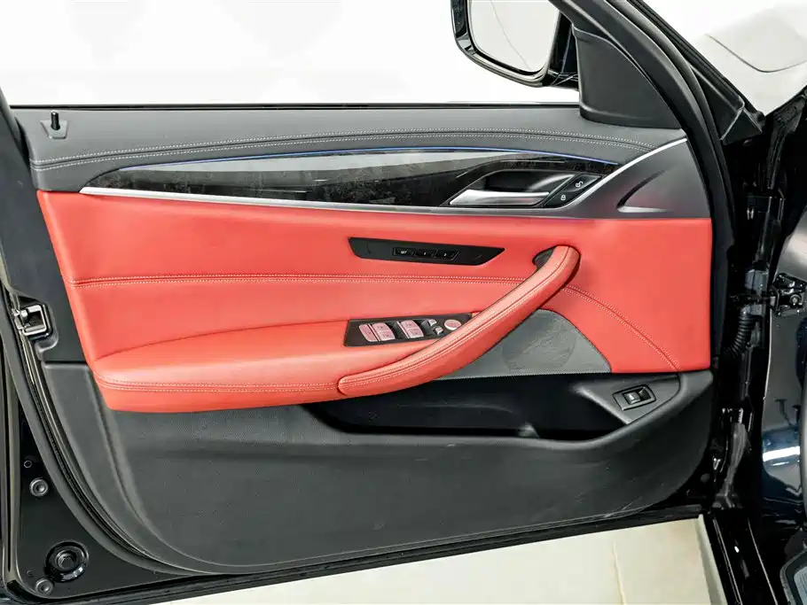 BMW 5 Series — миниатюра 16
