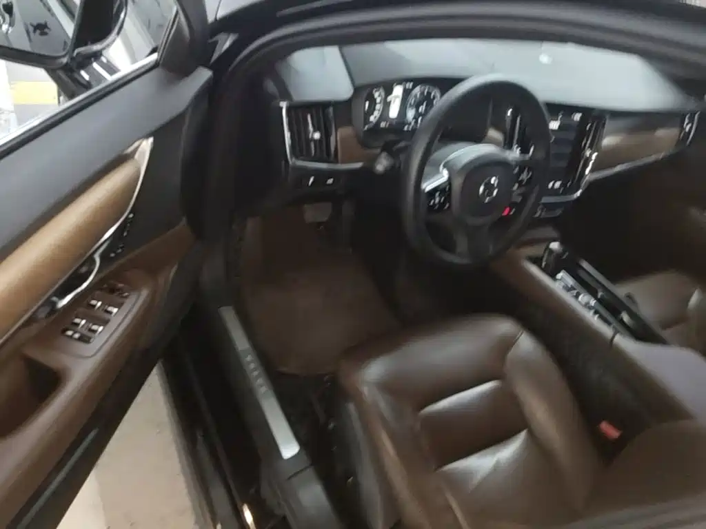 Volvo S90 — миниатюра 16