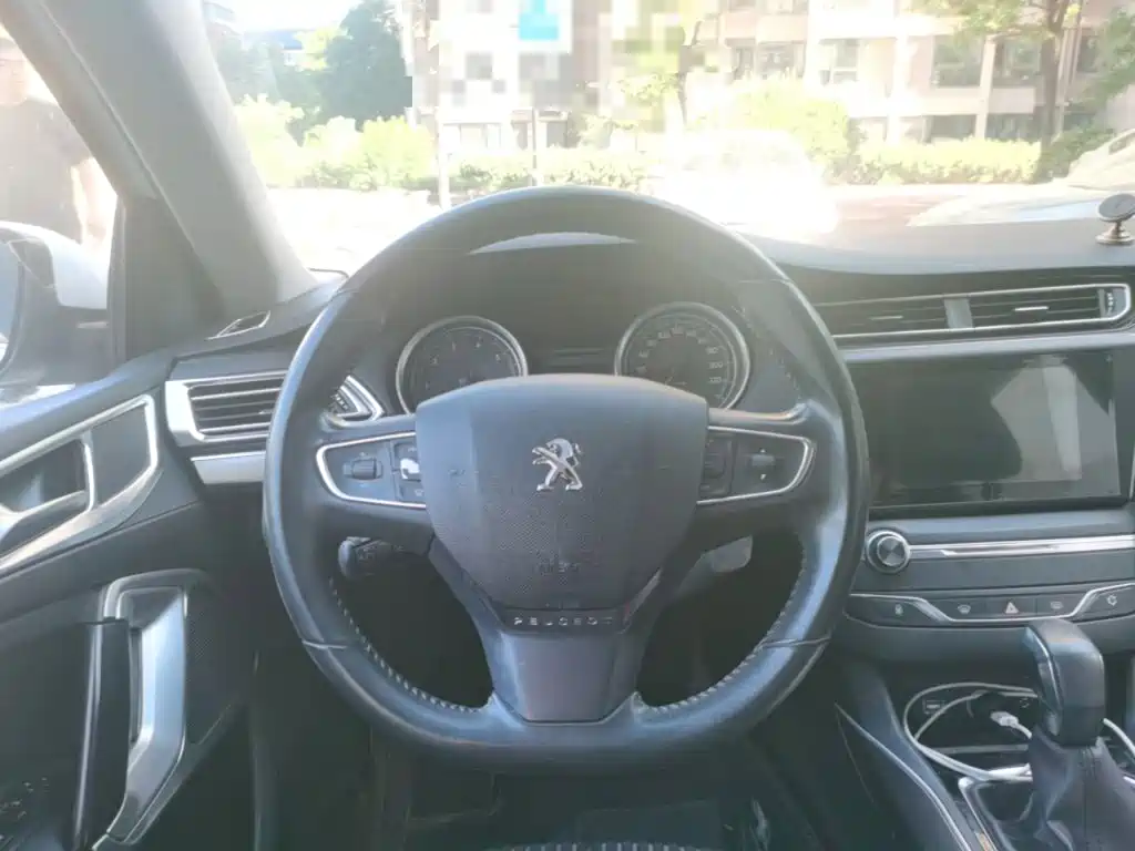 Peugeot 408 2016 1.6T AT Luxury