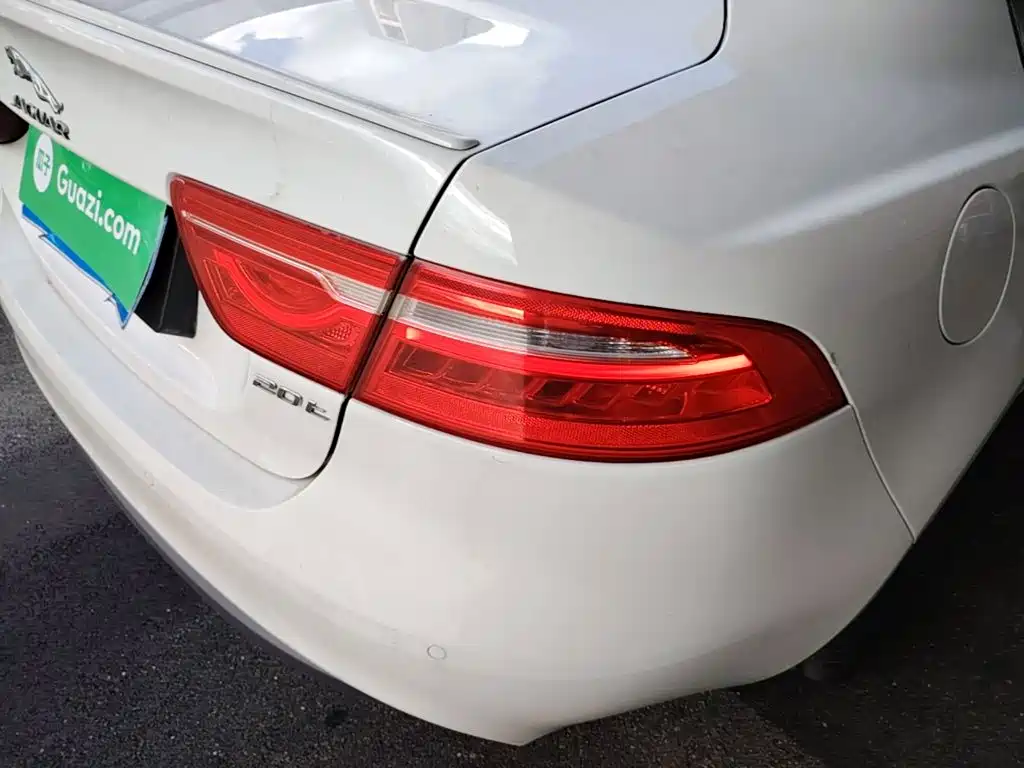 Jaguar XE — миниатюра 8