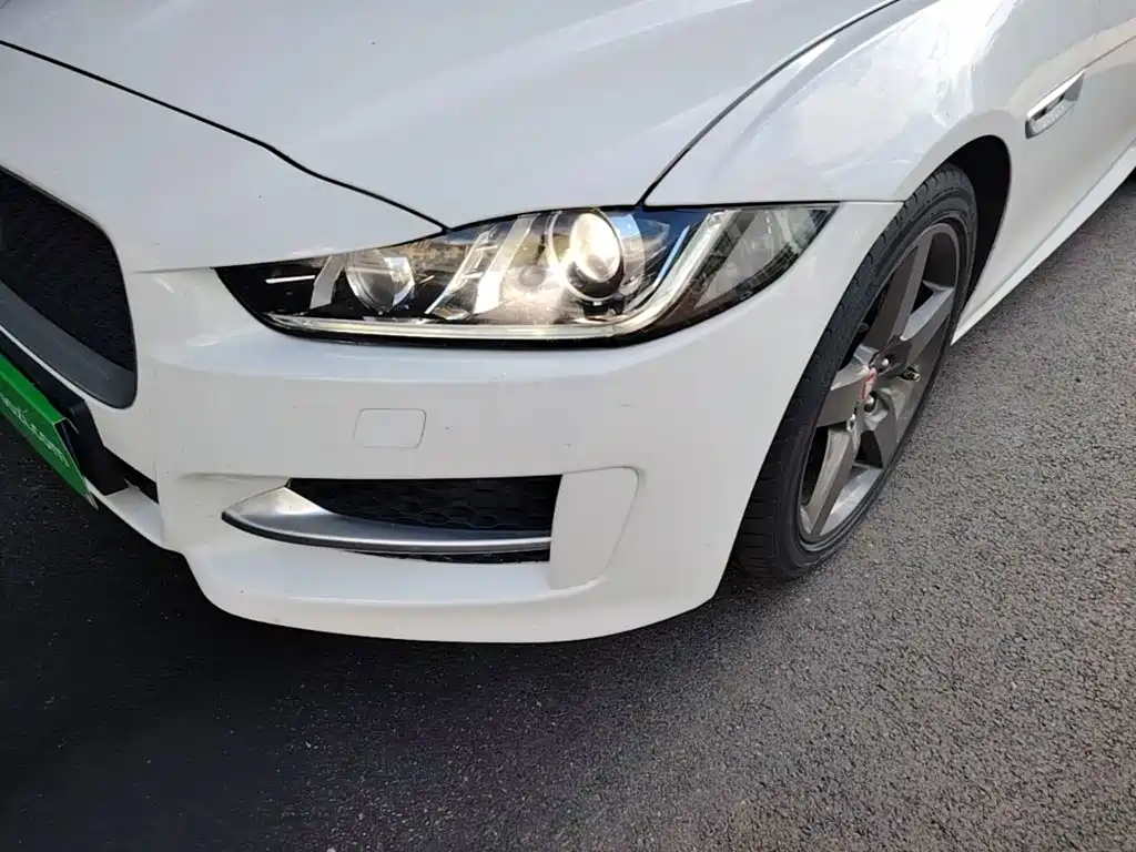 Jaguar XE — миниатюра 24
