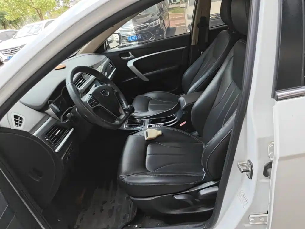 Geely Emgrand — миниатюра 15