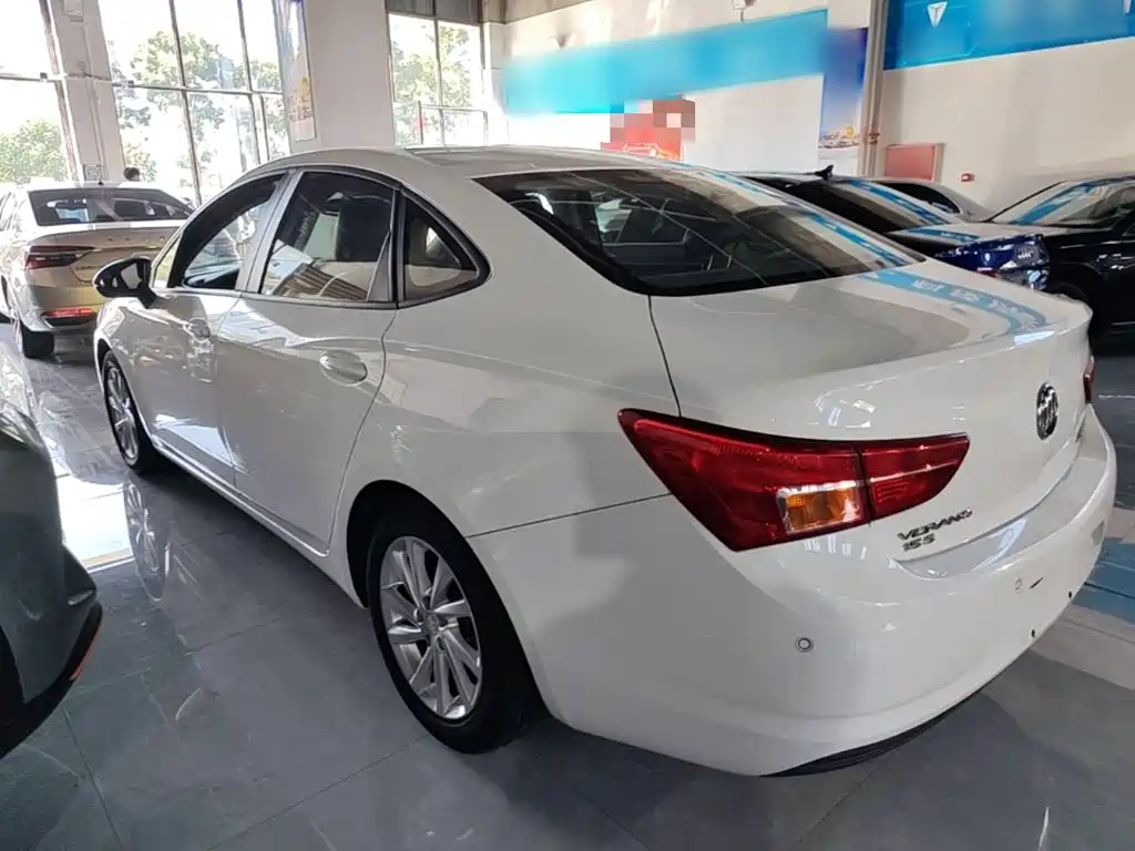 Buick Verano — миниатюра 5