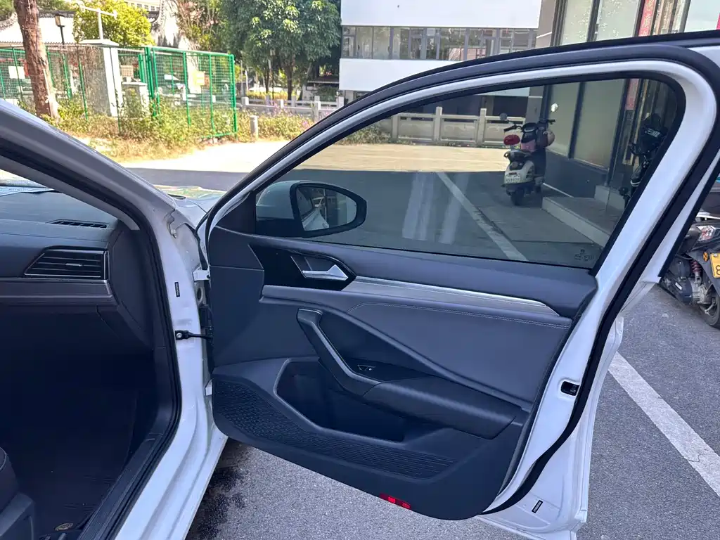 Volkswagen Sagitar — миниатюра 21
