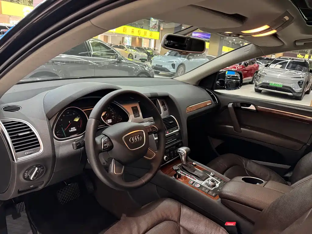 Audi Q7 — миниатюра 7