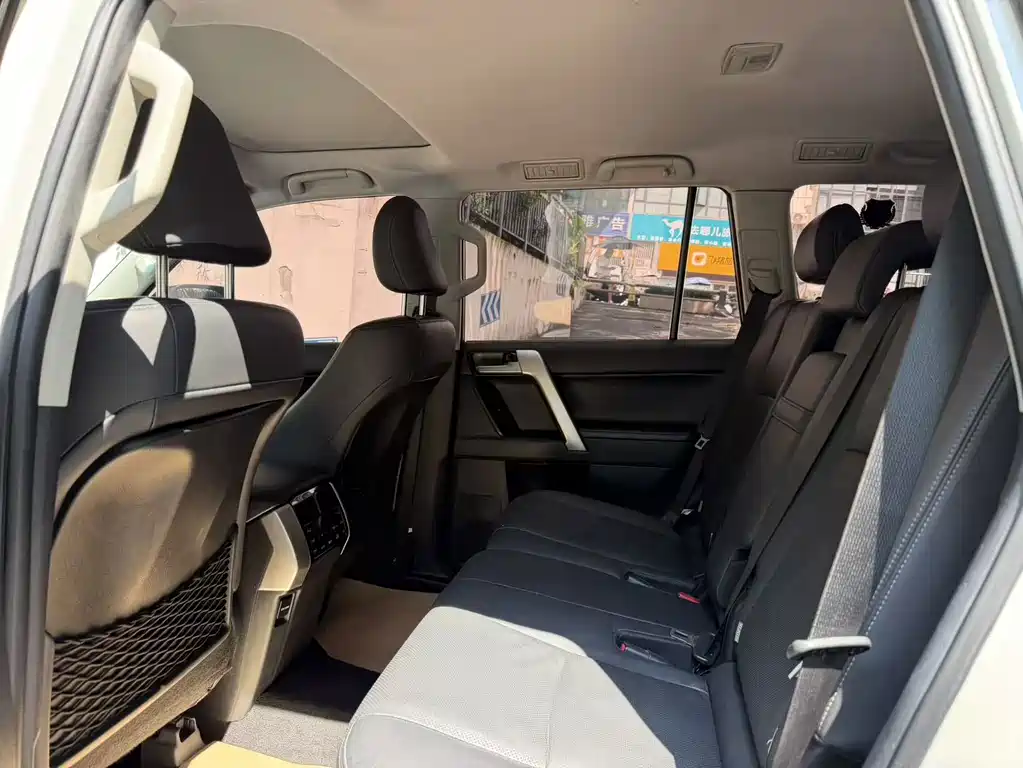 Toyota Prado — миниатюра 8