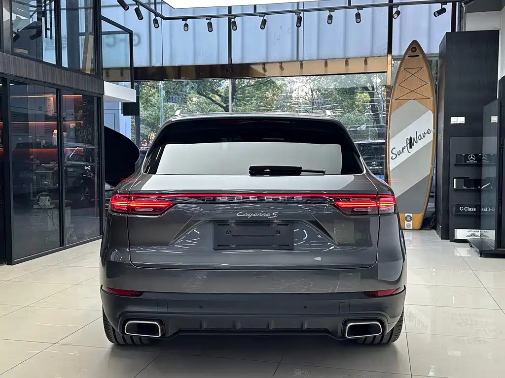PORSCHE CAYENNE