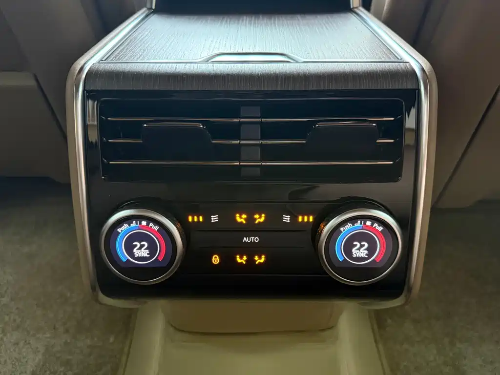 Land Rover Range Rover — миниатюра 15