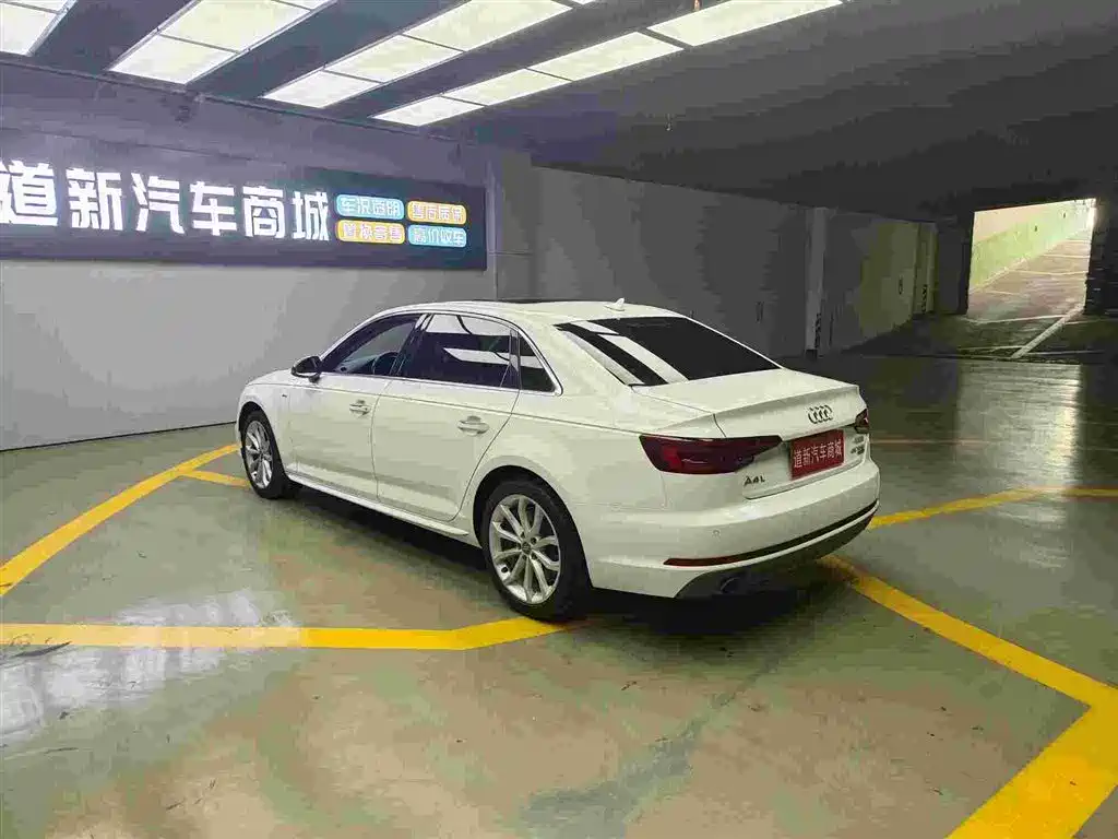Audi A4L 2018 30 45 TFSI quattro Sport