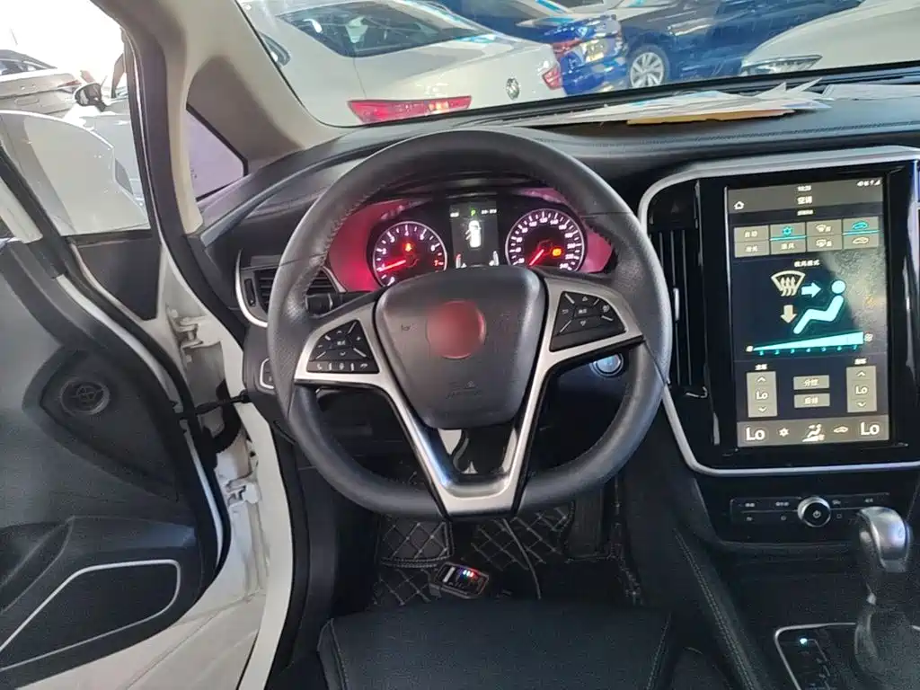 BYD MAX — миниатюра 11