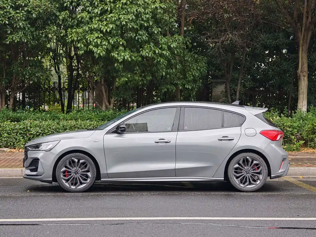 Ford Focus — миниатюра 4